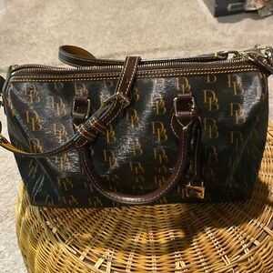 Dooney Bourke hand/shoulder bag purse